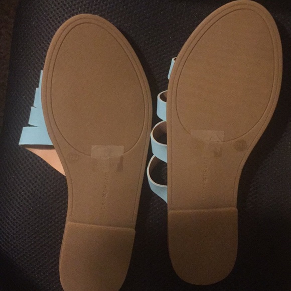 Lucky Brand slides - Picture 3 of 3